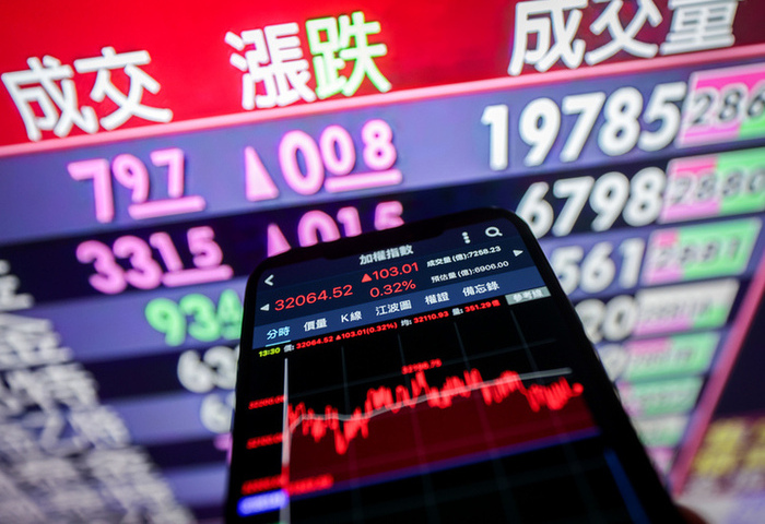 資金輪動　台股站上32000點續創新高