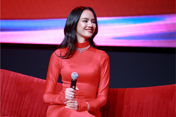 真實攜手世界小姐　啟動「皇冠改變世界」