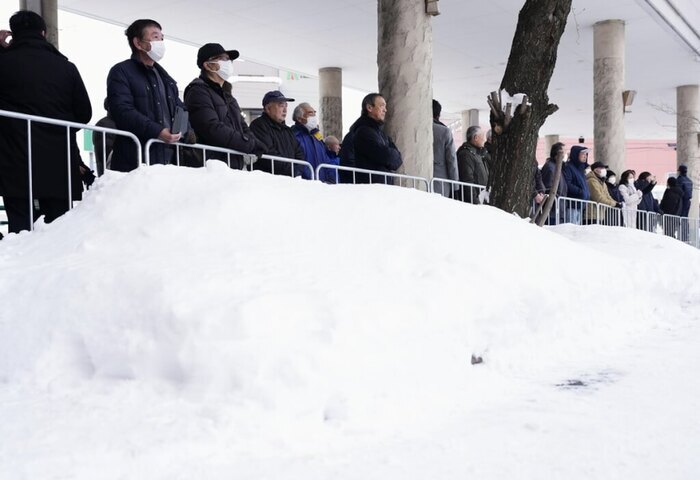 日本眾院選舉受嚴冬豪雪衝擊　暖暖包成維安新挑戰