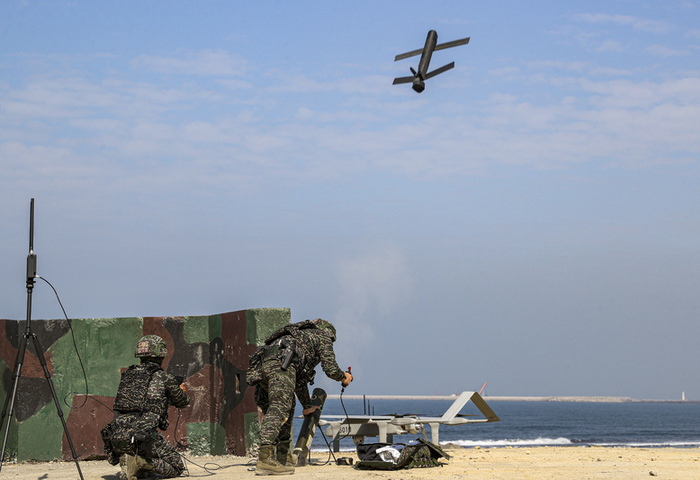 海軍春節加強戰備　勁蜂1型攻擊無人機首度實彈發射