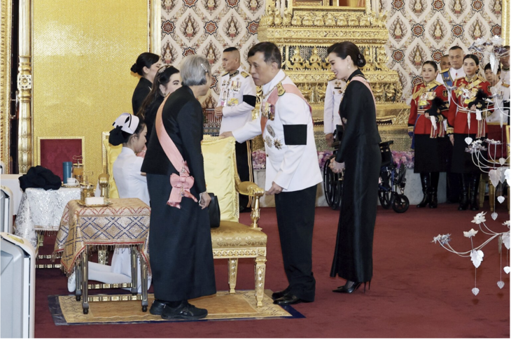 國王王后主持百日追思　追悼詩麗吉王太后