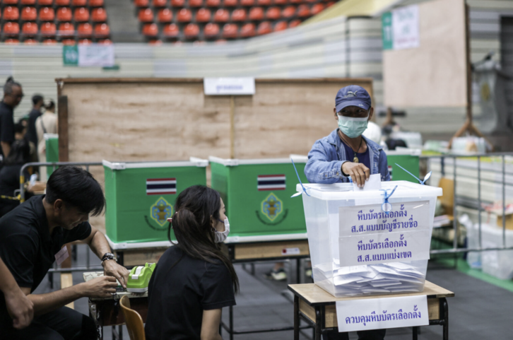 政治結構限制改革　泰棄短利才能重生