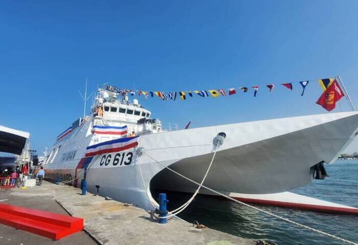 海巡蘭嶼巡防艦交船　張忠龍：彰顯認同原民文化