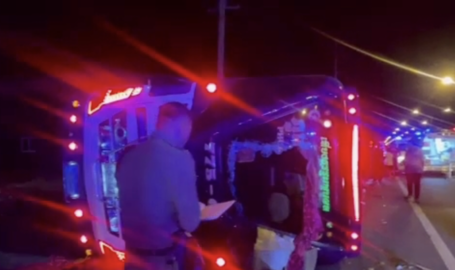 普吉－勿洞雙層巴士翻覆董里府　逾30人受傷