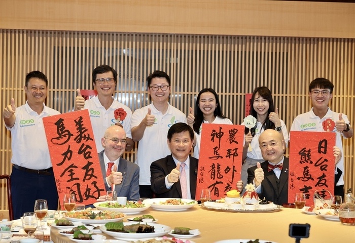 農青大使端年菜向林佳龍拜年　谷立言、片山和之來加菜