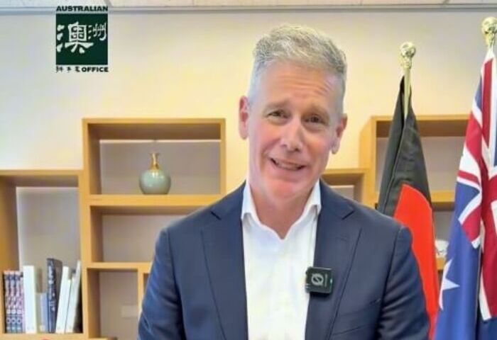 澳洲代表寫春聯賀年　新加坡代表示範「撈魚生」