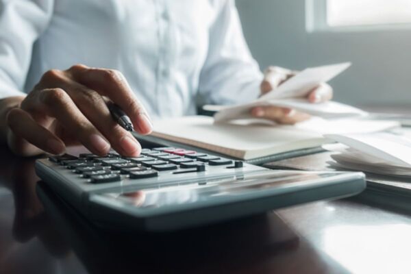 家庭負債持平未擴張　NPL比率續攀升