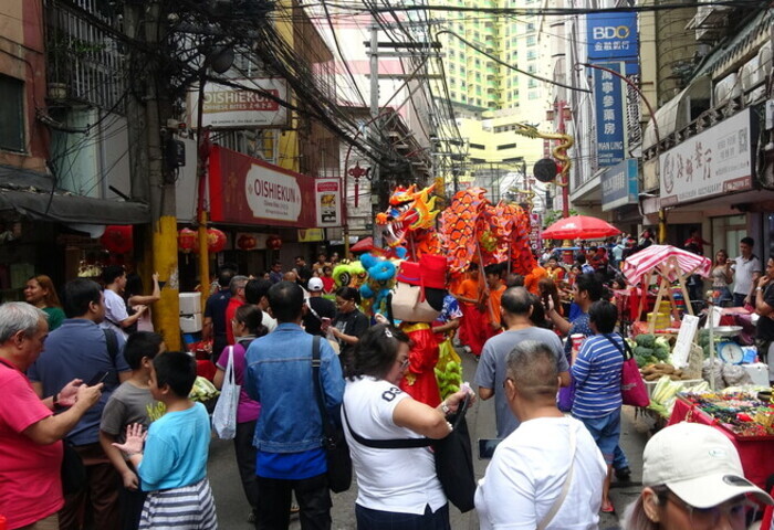 菲律賓總統副總統向華人拜年　籲全民團結促發展