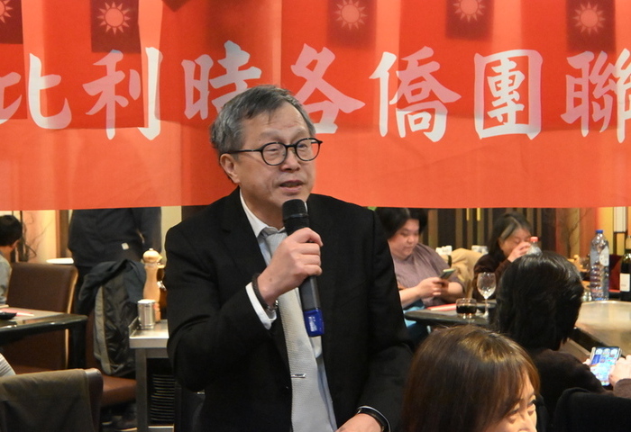 比利時僑界共慶馬年　謝志偉高唱愛拚才會贏