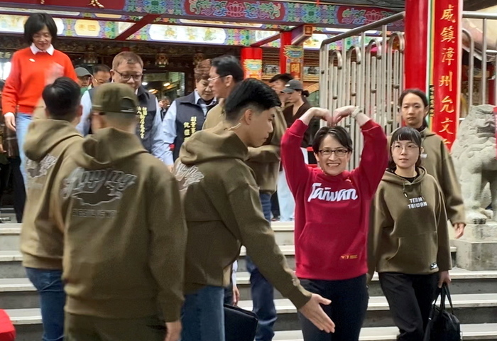 蕭副總統：「戰貓帽T」非賣品　已送1件給蔡英文