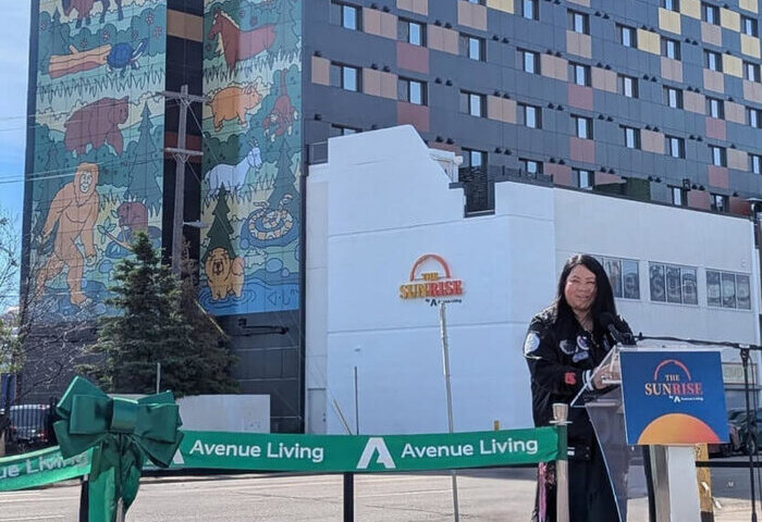 太陽能板華麗變身　建築壁畫、神明打卡牆都能發電