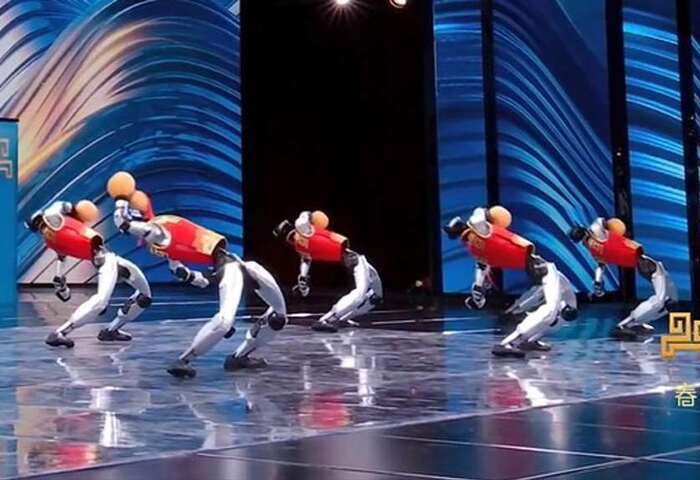 機器人登中國春晚掀話題　分析指成本高昂回報難