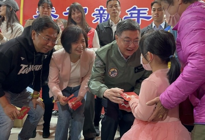 卓榮泰大年初四台中參香祈福　盼產業升級