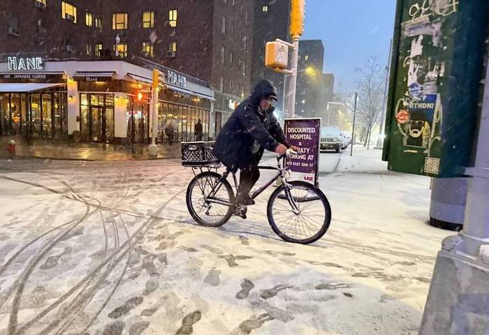 紐約迎10年最強暴風雪　多州發布緊急狀態命令禁非必要出行