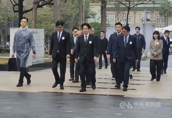 悼228事件受難者　賴總統率卓榮泰等人獻花致意