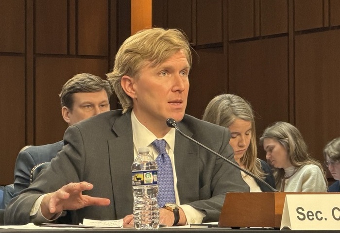 美戰爭次長柯伯吉：對台軍售立場不變　籲夥伴盡自身防衛責任