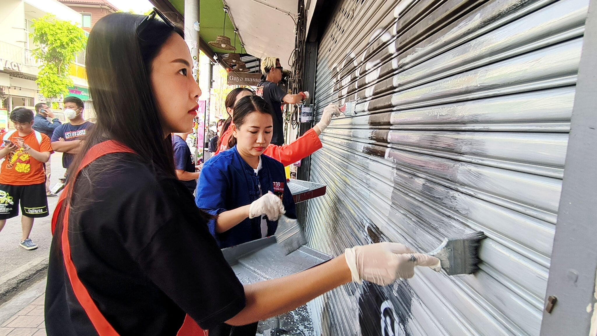 清邁塗鴉問題引關注　人民黨議員志工清理街區