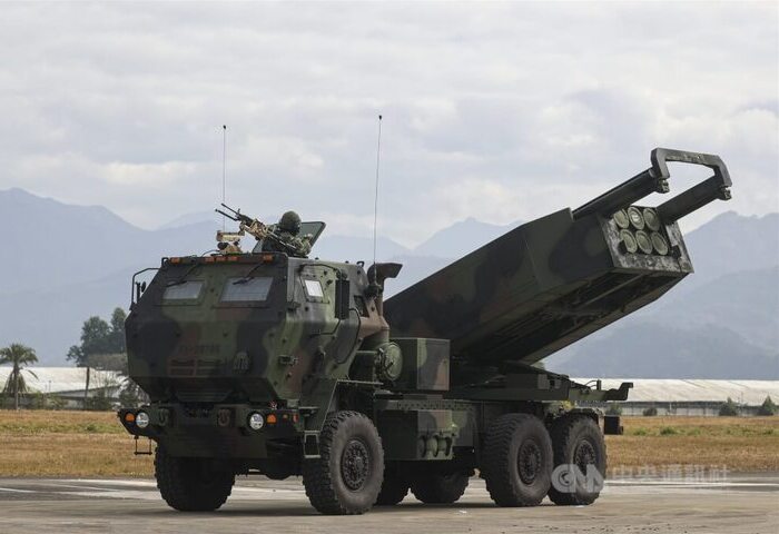 國防部收到美軍售海馬士火箭砲發價書　顧立雄：3/26前須簽署