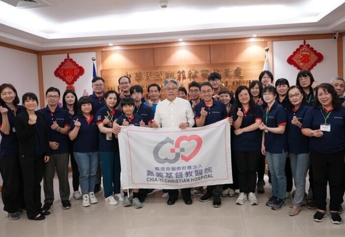 深入菲律賓偏鄉義診　嘉基醫療團隊跨海送暖