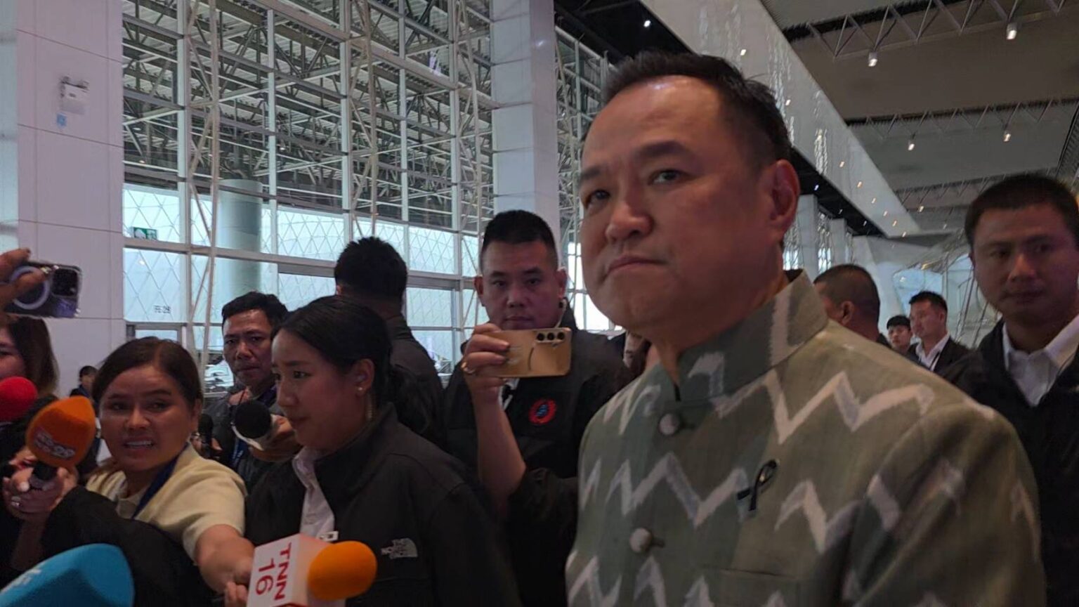 水雷鎖荷莫茲海運　泰與澳談能源合作