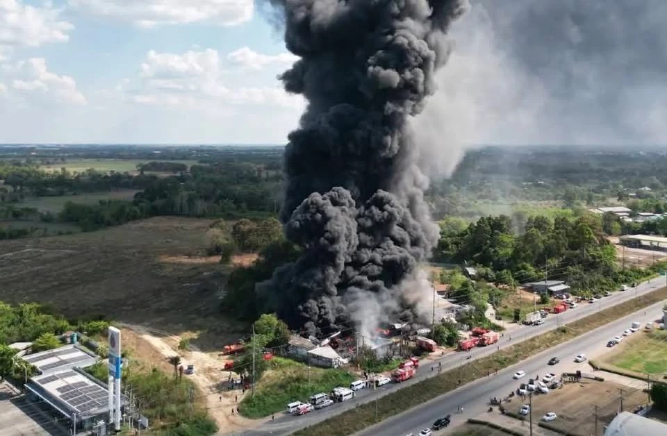 巴真府回收廠火災延燒　工業部下令停業調查