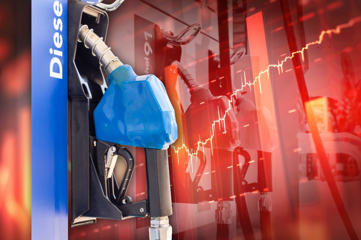 柴油凍漲17日到期　人車挾容器排長龍