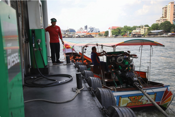 油價焦慮成詐騙誘因　泰警示警免費加油簡訊陷阱