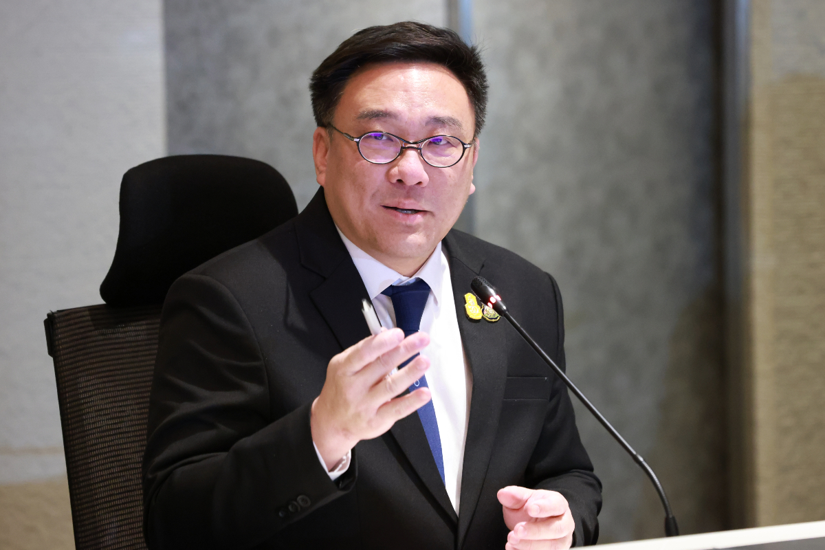 為泰黨一致挺阿努廷　強調監督政府不鬆手