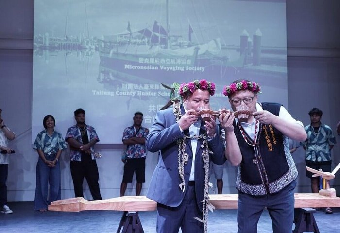 帛琉無私分享號帆船再訪台東　與獵人學校簽署合作