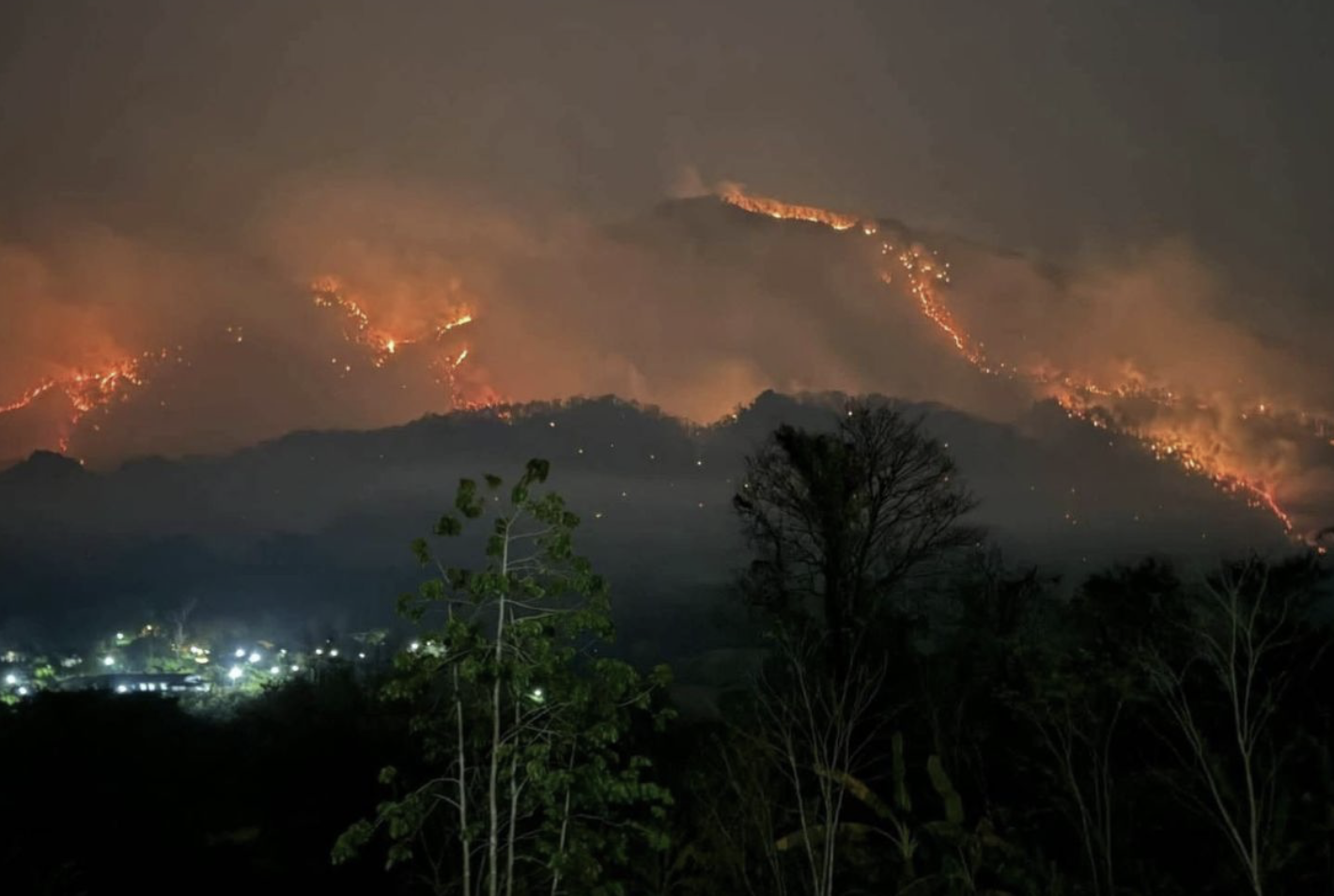 清邁野火649處延燒　霧霾惡化升級應變