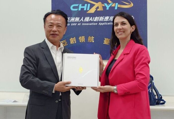 捷克前眾議長艾達莫娃訪台　洽談無人機產製合作