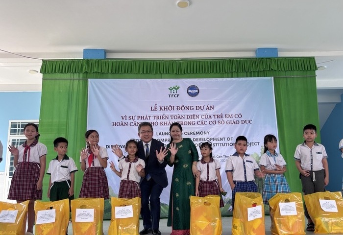 湄公河沙洲留島兒童教育弱勢　家扶啟動計畫送愛心