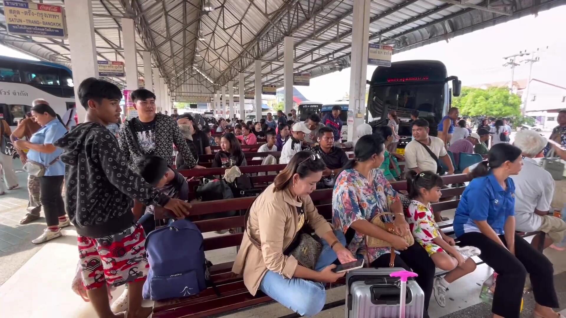 油價飆升衝擊　泰南客運票價上調