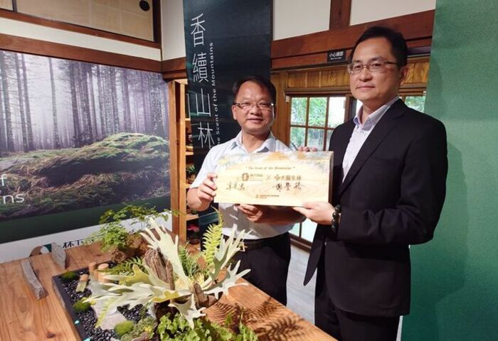 林業循環利用　林保署與業者研製精油香氛新品亮相