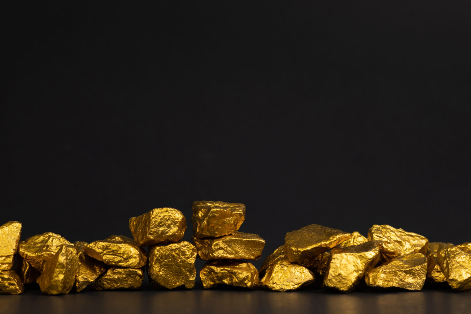 泰國金價強彈400銖　飾金站上73100