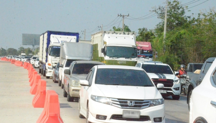 宋干節返鄉車潮湧現　304公路車流壅塞