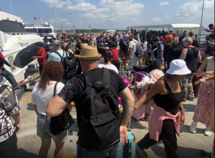 宋干節旅遊熱潮升溫　閣骨島瑪島湧萬名遊客