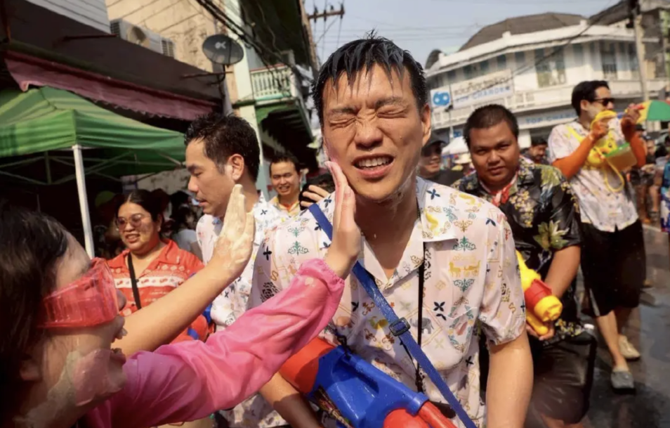 納塔蓬北上走訪民眾　宋干期間傾聽基層聲音