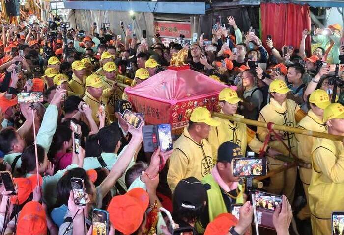 白沙屯媽祖起駕　領46萬香燈腳8天7夜進香行