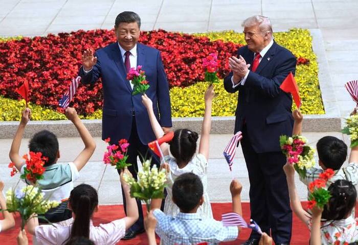 川習會300孩童揮旗迎接　美媒：中方盛大排場迎合川普