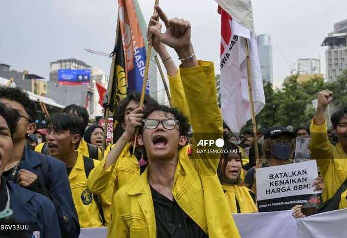 「印尼破產」 上千名印尼學生抗議經濟惡化