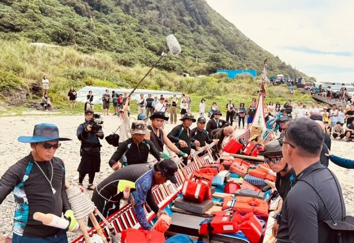 蘭嶼拼板舟重現300年航道　歷時1天抵達菲律賓巴丹島【影】