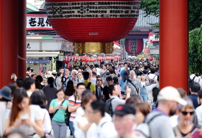 日本簽證費用漲5倍。中國網友抱怨：只制裁豬肝紅