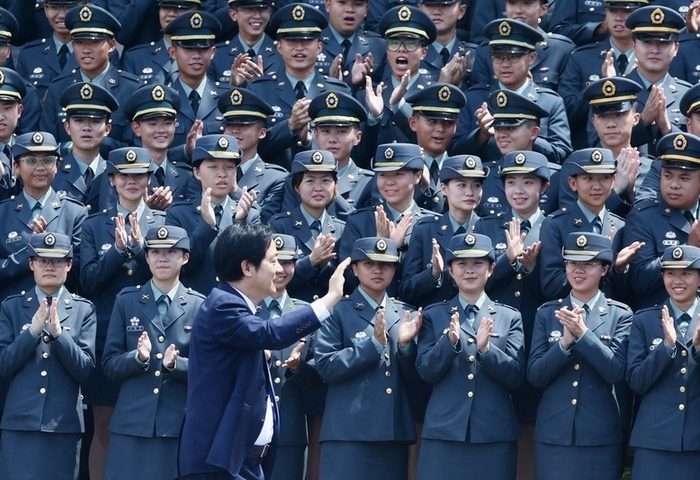 總統出席三軍八校畢典　勉官兵建立敵我意識、捍衛國家