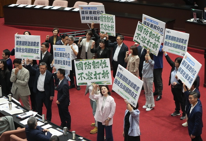 政院版、藍白無人機條例草案　立院均付委審查