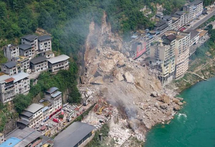重慶山崩8死34失聯　中國官媒指房屋深埋搜救困難