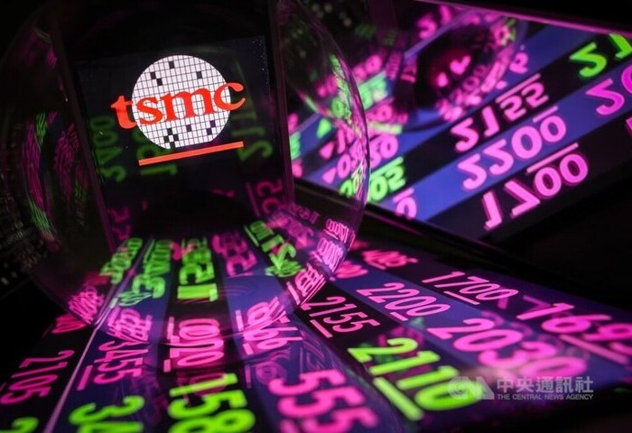 台股上漲702點收44928點　收復季線44331點