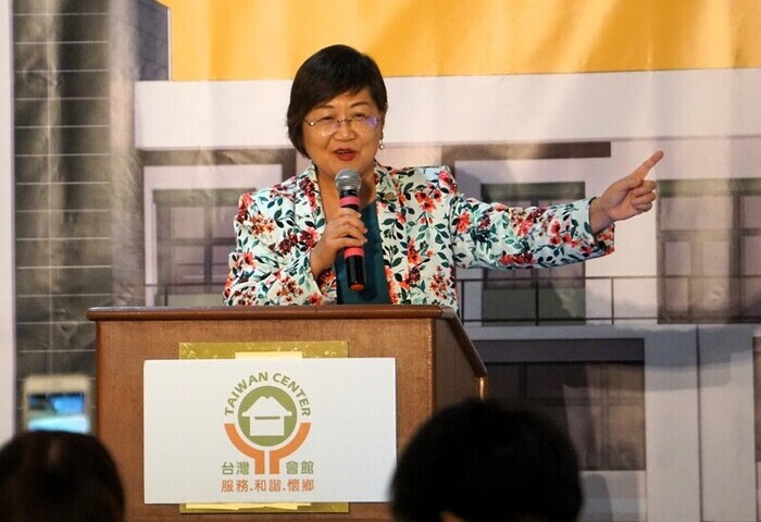徐佳青：出訪爭議如「無劇本演練」　僑務工作更重要