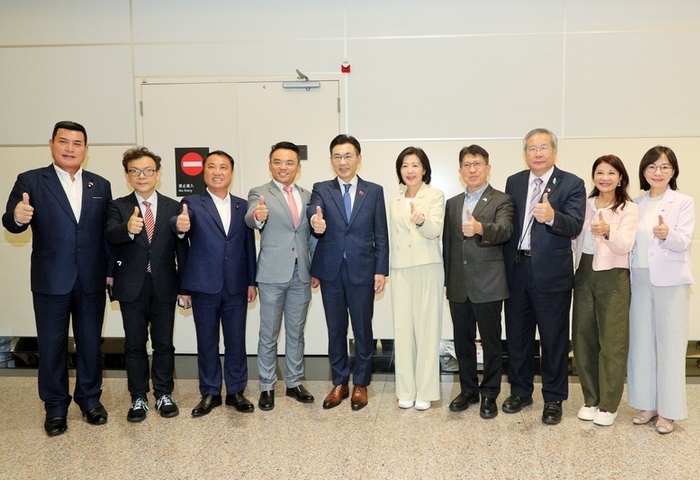江啟臣率立院跨黨派代表團返台　3提案獲APPU通過