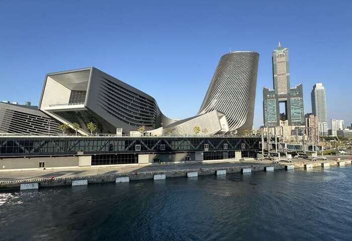 高雄港巨鯨建築內　藏著台灣重要的科技實力與戰情中心